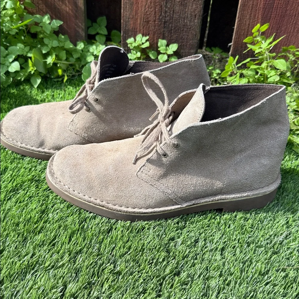 Clarks classic chukka
